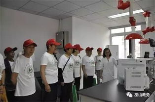 凈壇社區市民走進環境監測站探索環保全過程