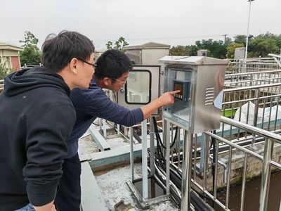 九三學(xué)社南京市委社會(huì)服務(wù)工作委員會(huì)國慶期間開展水污染防治與環(huán)境保護(hù)監(jiān)測調(diào)研